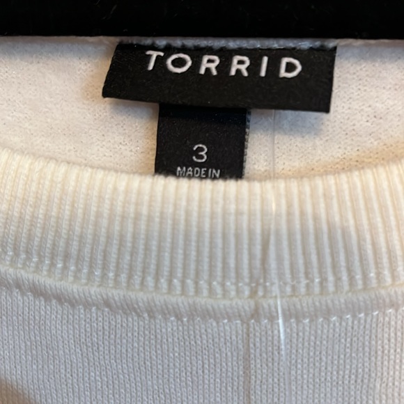 Torrid sweatshirt - Picture 2 of 3
